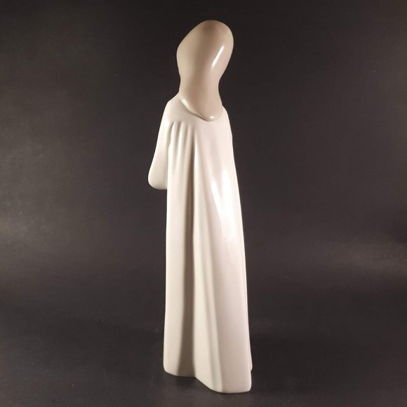 Lladro Daisa NAO Girl with Torn Nightgown Figurine Vintage 1980’s - Picture 4 of 8